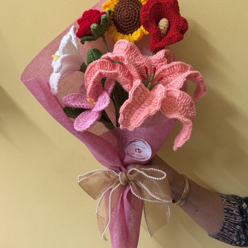 Handmade Crochet Mixed Flower Bouquet – Timeless Elegance in Every Stitch